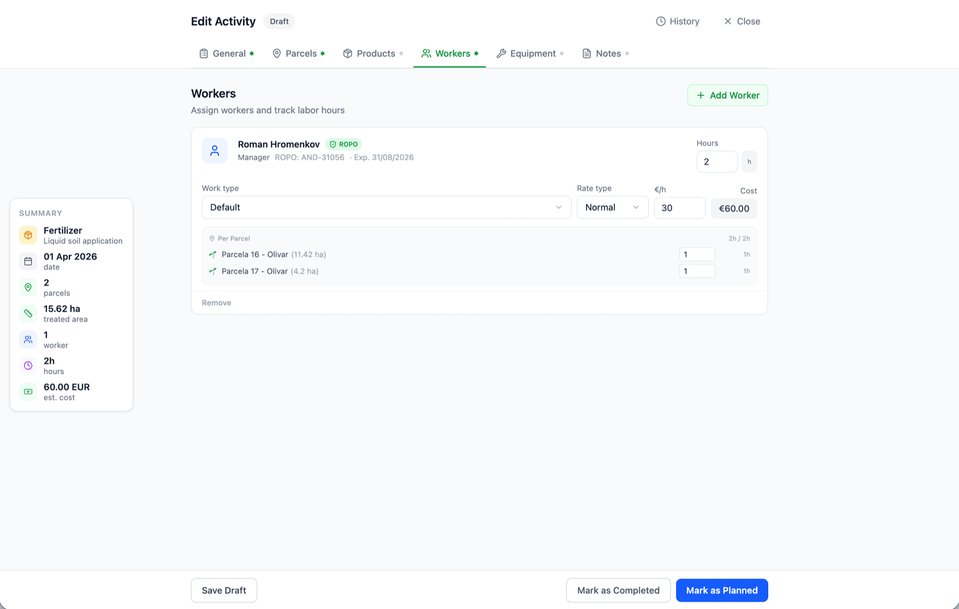 Pantalla de lista de trabajadores con 3 tarjetas — puntos de estado verde, ámbar, rojo — con nombre, rol y días hasta la caducidad.